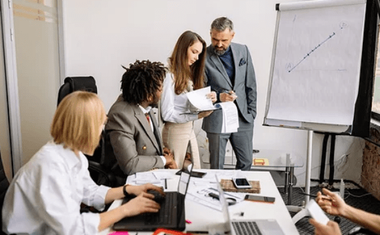 如何培訓員工使用CRM系統？